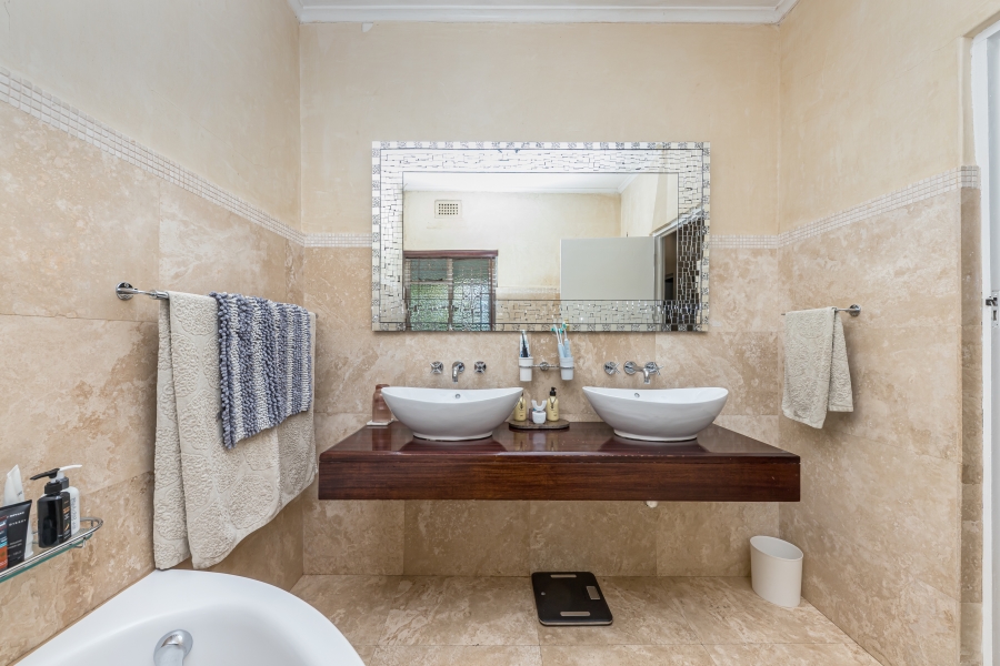 To Let 4 Bedroom Property for Rent in Newlands Western Cape